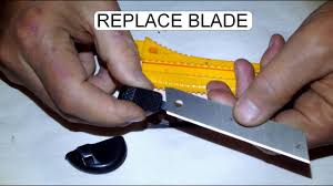 replace blade in self retractable trap