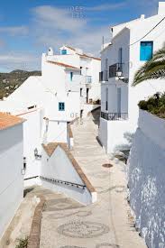 narrow streets with whitewashed