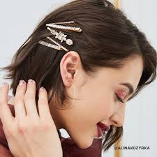 Plain and unselfconscious, but with a lot of character. 7 Hair Accessories For Short Hair The Best Hair Accessory Looks Ideas Ipsy