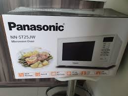 Panasonic offers a host of options in the field of inverter microwaves, some of which we will review today in order to give you a comprehensive the patented inverter technology ensures your food is uniformly cooked with much less time and power consumption. Panasonic Microwave Home Appliances Kitchenware On Carousell