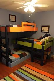 Il letto a castello triplo include anche tre reti di doghe in legno arrotolabili per ogni letto. Cameretta 3 Letti Idee Da Copiare