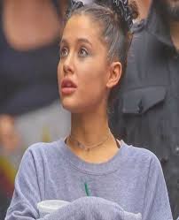 ariana grande looks without makeup no