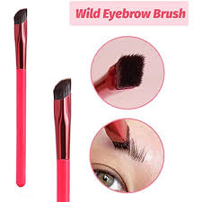 angled eyeliner makeup brush