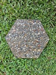 10 Hexagon Pea Graveled Stepping Stone