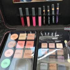 makeup box with variety freeup