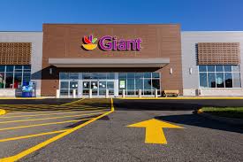 giant food replaces springfield plaza