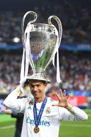 cristiano ronaldo with ucl trophy real