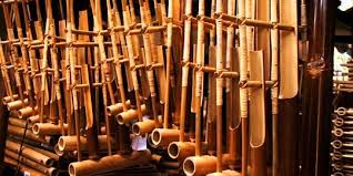 Berikut adalah 5 alat musik tradisional yang tergolong dalam alat musik harmonis. 7 Alat Musik Tradisional Indonesia Yang Terkenal Dan Mendunia Merdeka Com