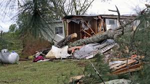 At least six people have died after southern us states were hit by fierce storms and tornadoes that wreaked. Mississippi Tornado Man Dies After Tree Falls Onto His Home During Storm