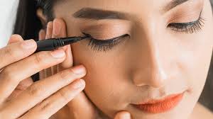 how to apply eyeliner on downturned eyes
