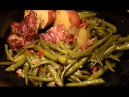 Add the hot beef stock and onion, bring to a boil; Soul Food Southern Style Green Beans Turkey Necks Potatoes String Beans Recipe Youtube