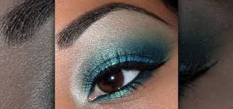 shimmery turquoise blue eye makeup look