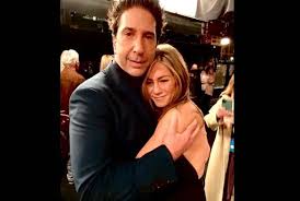 Schwimmer gained worldwide recognition for playing ross gell. Jennifer Aniston And David Schwimmer Still Have Chemistry And Have Grown Close Again Mirror Online