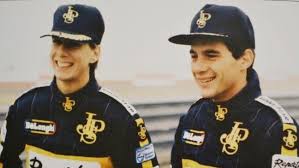 The 7th marquess, once ranked 616th in the rich list, was also a formula 1 driver in 1986 as he partnered ayrton senna and raced under the name johnny dumfries. Ex Companheiro De Senna Na Lotus Johnny Dumfries Morre Aos 62 Anos Istoe Independente