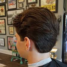 Bookmark your favorite layered hair style of the bunch. How To Layer Men S Hair Top 20 Styles In 2021 Cool Men S Hair