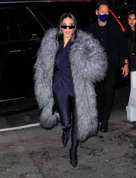 Kim Kardashian S Silver Fur Coat Snl