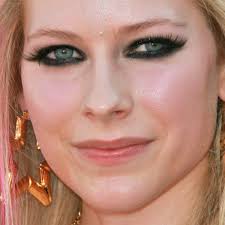 avril lavigne makeup black eyeshadow