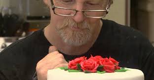 Leslie Ford / June 02, 2014. On Friday, the Colorado Civil Rights Commission ruled unanimously that Jack Phillips, owner of Masterpiece Cakeshop, ... - AZ-phillipscake1