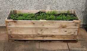 How To Build A Pallet Planter In 5 Easy