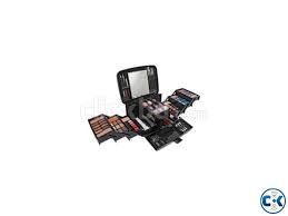 pretty pink deluxe cosmetics case and