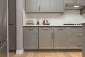 2019 trends in two tone kitchen design