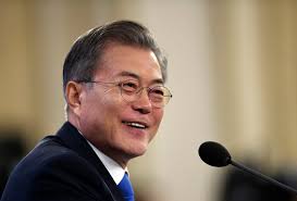 Arriving at the blue house, the sprawling executive office and residence of the south korean head of state, brings back memories. Sudkorea Prasident Moon Jae In In Neujahrsansprache Versohner Unter Druck Der Spiegel