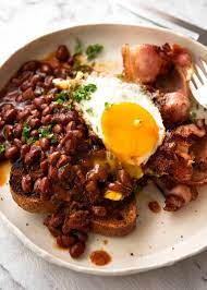 homemade baked beans with bacon