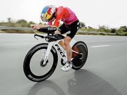 integrated aero carbon triathlon bike