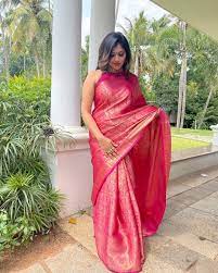 Roshni Vineeth | Blouses for women, Saree, Fancy dresses