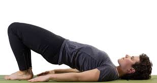 Ich trainiere sehr intensiv und hart. Dav Augsburg 4 Einfache Yoga Ubungen Fur Zu Hause
