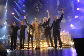 The queen adam lambert tour is traveling across the united kingdom right now, but there's a rumor that they'll bring things back to this side of the atlantic soon — and when they do, this website will have all the details for you! Jetzt Tickets Fur Queen Adam Lambert Bei Oeticket Com Sichern