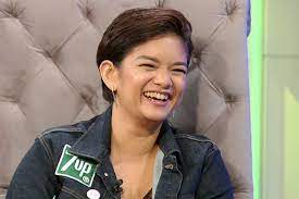 Meryll soriano born mary rosalind revillame on december 9 1982 is a multiawarded actress in the philippines meryll soriano grilled on ihaw na mornings an. Nabigyan Ka Na Ng Tatay Mo Ng Jacket Watch Meryll Soriano Do Fast Talk Abs Cbn News