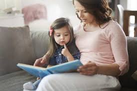 Cara seperti ini dipercaya akan mendorong semangat anak dalam belajar membaca. 11 Cara Mengajari Anak Membaca Dengan Cepat