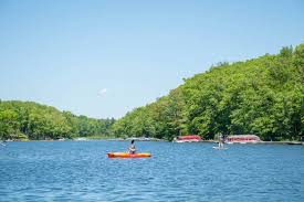 Rocky mountain paddleboard is dedicated to the sport and lifestyle of stand up paddle boarding. Kayaking Paddleboarding On Deep Creek Lake Railey Vacations