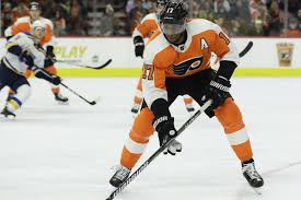 The predators have acquired winger wayne simmonds from the flyers for forward ryan hartman. Wayne Simmonds Played The Flyers Season With A Laundry List Of Debilitating Injuries