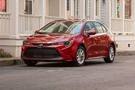 2020 toyota corolla review ratings