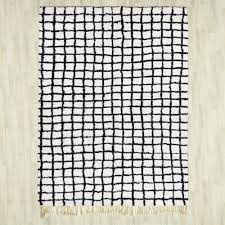 black and white checd rug 2702