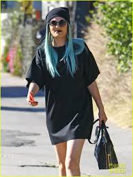 jessie j rocks blue haired wig while
