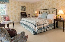 1 Deerfield Massachusetts Bed