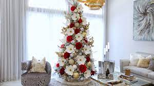 christmas tree with paper flowers