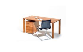 Schreibtisch atelier in nussbaum mit kabelauslass, höhenverstellbar breite: Schreibtisch Cubus Von Team 7 1220818
