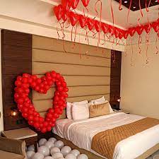 send romantic balloon decor