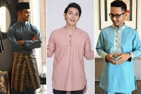 It became the official dress for malaysia and based on the information malay history, tun hassan temenggung was the first to modify the original design baju melayu shirt design worn now. Moden Fesyen Baju Melayu Lelaki Terkini