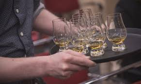 a guide to whisky glasses know your