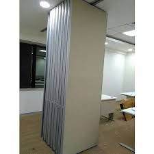 Solitaire Acoustic Movable Partition