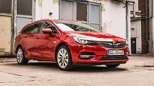 2021 opel astra rendering 14 photos an electrified version was announced late last june, which makes perfect sense since the emp2 platform was developed by peugeot and citroën with. Opel Astra Kombi Im Test Lohnt Sich Der Sports Tourer Mobile De