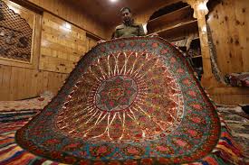 famed kashmiri carpets to get qr code