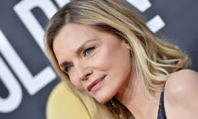 What did michelle pfeiffer look like when she was young? Michelle Pfeiffer Wows With Swimsuit Body At 62 Hello