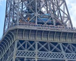 second floor of the eiffel tower paris