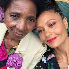 The actress has hitherto been known as thandie, an anglicised version of her. British Actress Thandiwe Thandie Ajdewa Newton S Father Nick Newton Of British Nationality A Laboratory Tech Mommy And Me Thandie Newton British Actresses